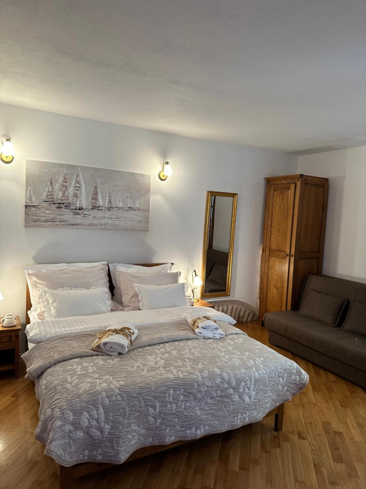 Diocletian Wine Studio Apartment II Split Bagian luar foto