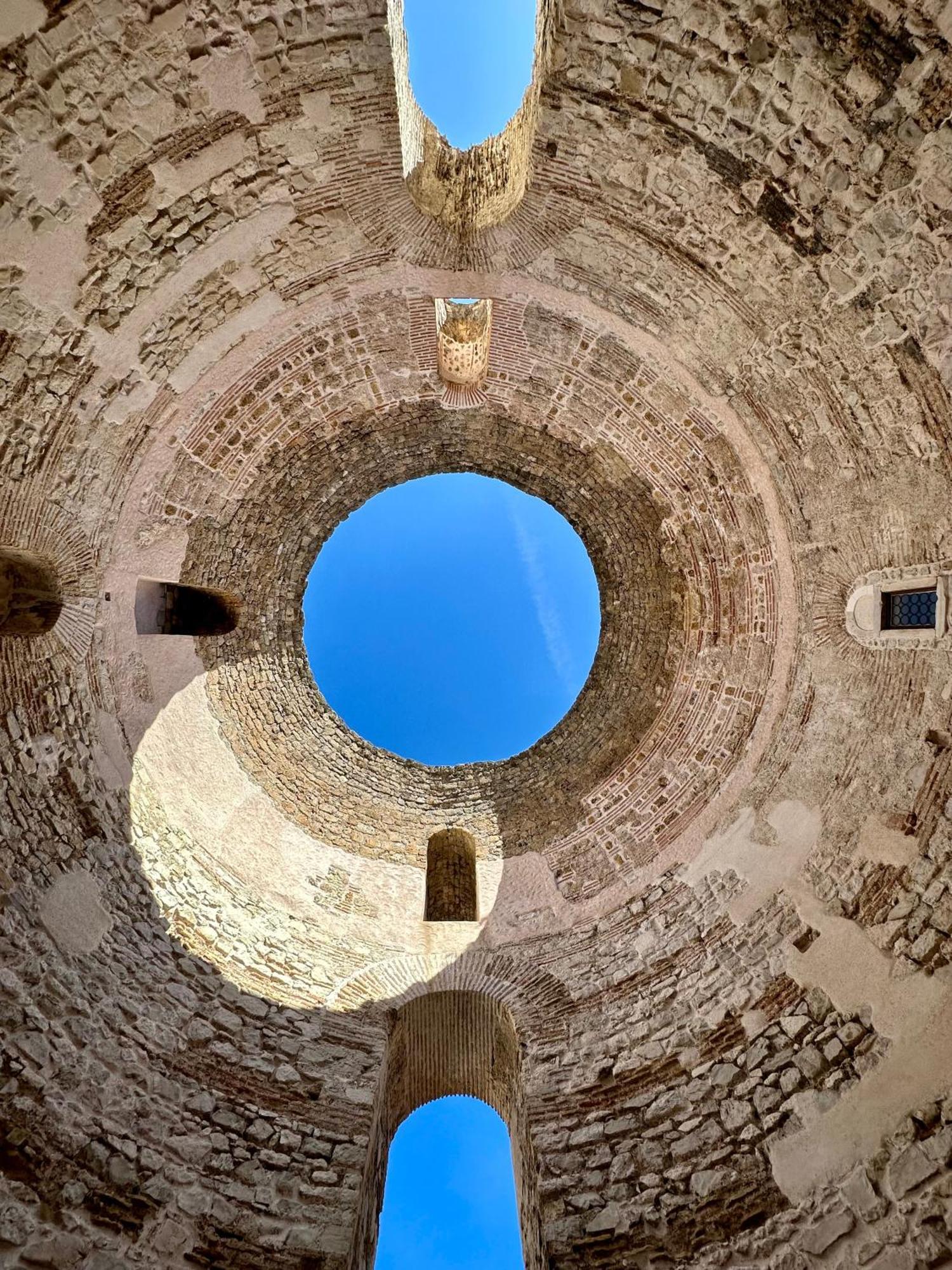 Diocletian Wine Studio Apartment II Split Bagian luar foto